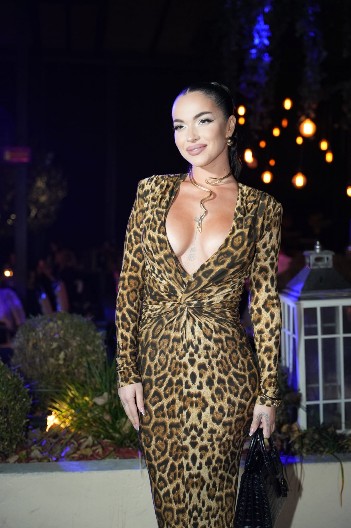 TEODORA DŽEHVEROVIĆ SA KOŠARKAŠEM UHVAĆENA NA JAHTI! Demantovali spekulacije o raskidu i zvanično potvrdili vezu!