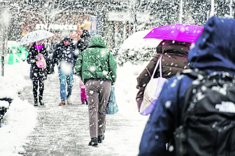 NEVREME HRLI KA REGIONU Stižu oluje sa grmljavinom, potop i orkanski vetar, a ove predele zavejeće i sneg