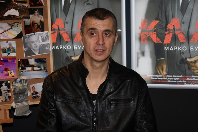 "MAJKA SE PLAŠILA DA ME NEKO NE UBIJE" Pevač progovorio o traumama koje nosi iz devedesetih