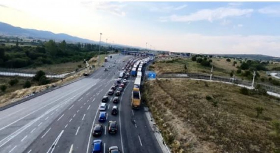 NAKON PREDAHA ZA PRAZNIKE, POVRATAK U GUŽVANJAC: Očekuje se pojačan saobraćaj na granicama i naplatnim rampama