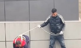 DA LI JE OVO NORMALNO? Snimak s gradilišta u Crnoj Gori razbesneo internet, radnici na ivici ambisa! (VIDEO)