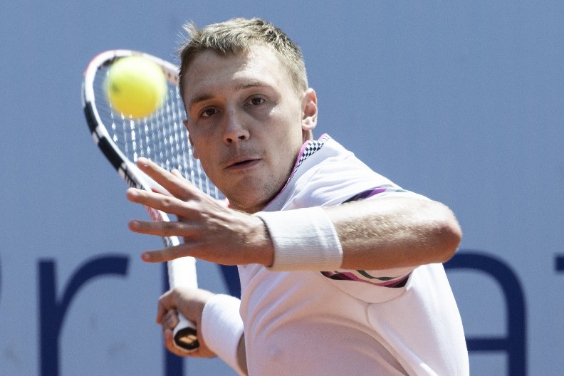 POMRAČENJE Hamad slomio reket, bukvalno ga je prepolovio (VIDEO)