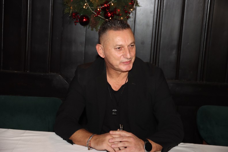 "PROGANJALI SU ME I PRETILI MI BOMBAMA" Šako Polumenta bio u kandžama estradne mafije, pa otkrio kroz šta mnoge njegove kolege prolaze!