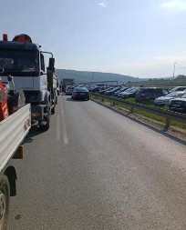 NESREĆA NA AUTOPUTU! Kolaps kod Bubanj potoka, vozila ne miču