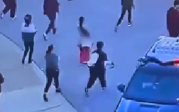 HOROR U AMERICI, IMA MRTVIH I RANJENIH Ubijen je i policajac, jezivi snimci sa lica mesta! (VIDEO)