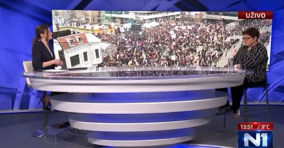 OPOZICIONA VODITELJKA PRIZNALA DA JE U PITANJU OBOJENA REVOLUCIJA! Novinarka je ubila u pojam: U protestima ne učestvuje većinska Srbija, većina dobro živi! (VIDEO)