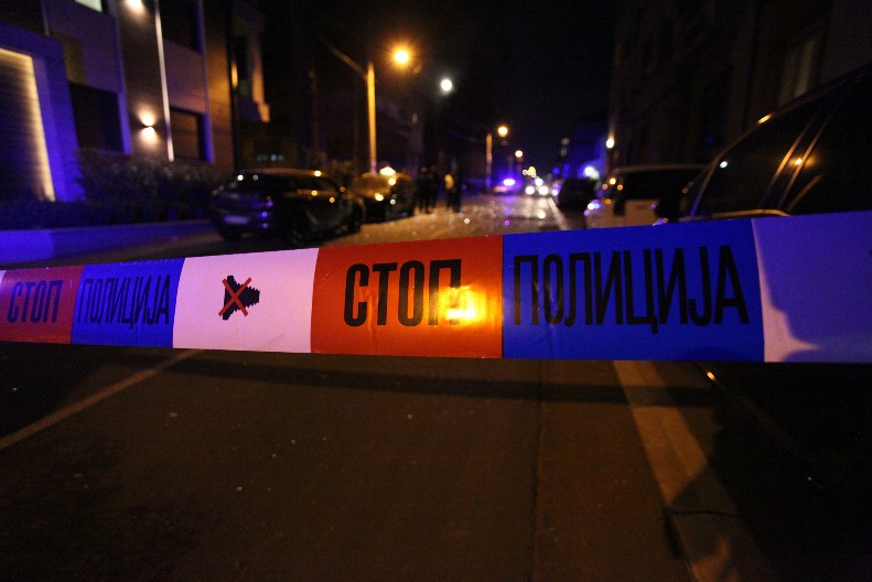 KRV NA SVE STRANE! UŽASAVAJUĆA TUČA  U CENTRU ČAČKA Ima teško povređenih! (FOTO)