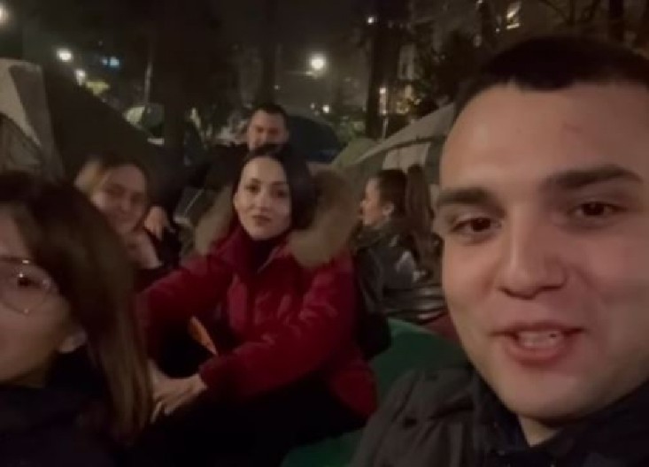 "DOĐITE DANAS U 13 SATI NA KONFERENCIJU" Studenti koji hoće da uče proveli noć u šatorima: Ostajemo do ispunjenja zahteva