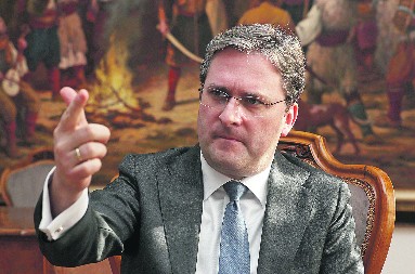 "NABIJAĆEMO VAS NA KOLAC" Detalji napada na Nikolu Selakovića! Evo kakve povrede je zadobio ministar!