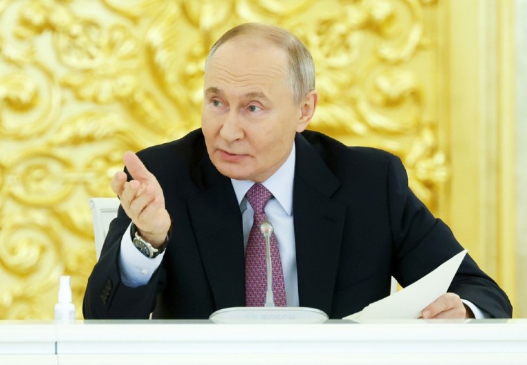 MASK PROTIV PUTINA Borba "jedan na jedan" (FOTO)