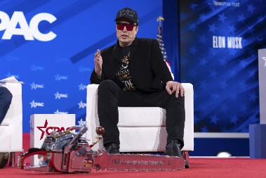 PALE TEŠKE REČI Mask američkom senatoru rekao da je izdajnik, on mu odgovorio