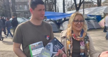 PROFESORKA DONELA KNJIGE STUDENTIMA KOJI ŽELE DA UČE! "Volela bih da se svi studenti vrate na fakultete" (VIDEO)