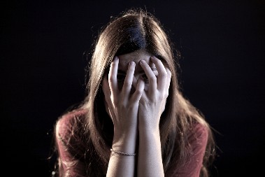 ŠTA JE OVO, MAJKO MILA? Žena zatekla jezivo mrtvo stvorenje u dvorištu, umalo se onesvestila od šoka! (VIDEO)