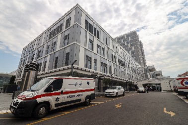 OGLASILI SE IZ URGENTNOG CENTRA: Poznato stanje povređenih na protestu