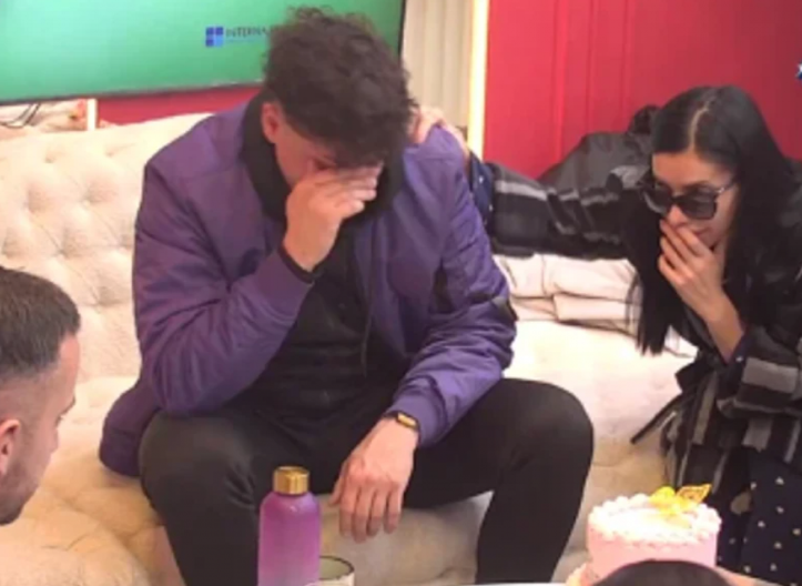 HAOS U TERZINOM DOMU! Nakon što je ozvaničio vezu sa Slađom Poršelinom, njegova majka van sebe, jedva izustila ovo!