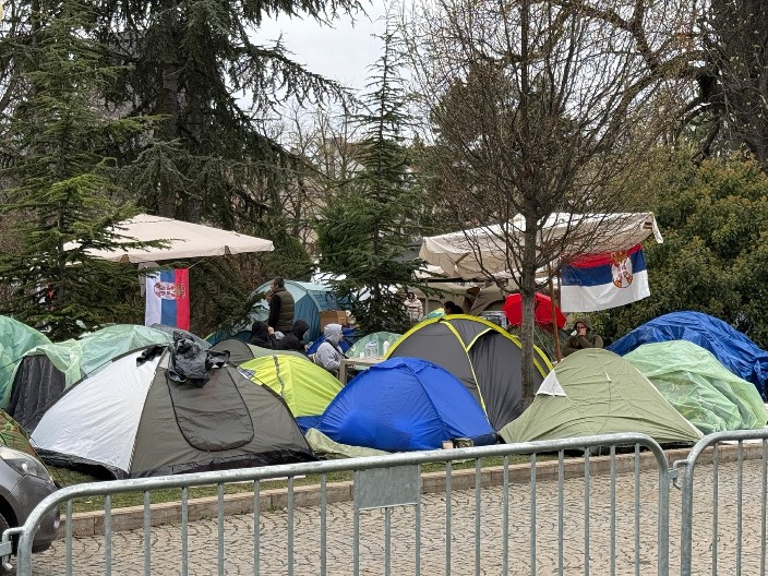 UHAPŠEN M.B. IZ ŠAPCA (18): Upao u Pionirski park, pesnicom udario dva studenta, sa sobom imao i NOŽ!