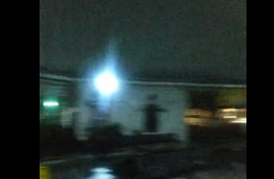 BRITANCI U HAOSU, NJIHOV NAJVEĆI AERODROM JE ZATVOREN! Sablasne scene na Hitrou, sve je mračno i pusto! (VIDEO)