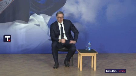 'DO SKOROG VIĐENJA U BEOGRADU' Vučić poručio: Mirnim i demokratskim putem borićemo se za našu zemlju! Pozivam sve da učestvuju u toj borbi