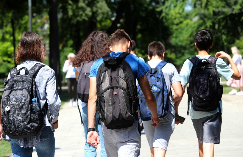 NOVI ŠKOLSKI KALENDAR ZA 2024/2025. GODINU Ministarstvo prosvete najavilo promene!