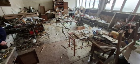 HOROR! Pogledajte kako su blokaderi uništili školu u Leskovcu! Popravku njihovog divljanja će plaćati svi građani Srbije!