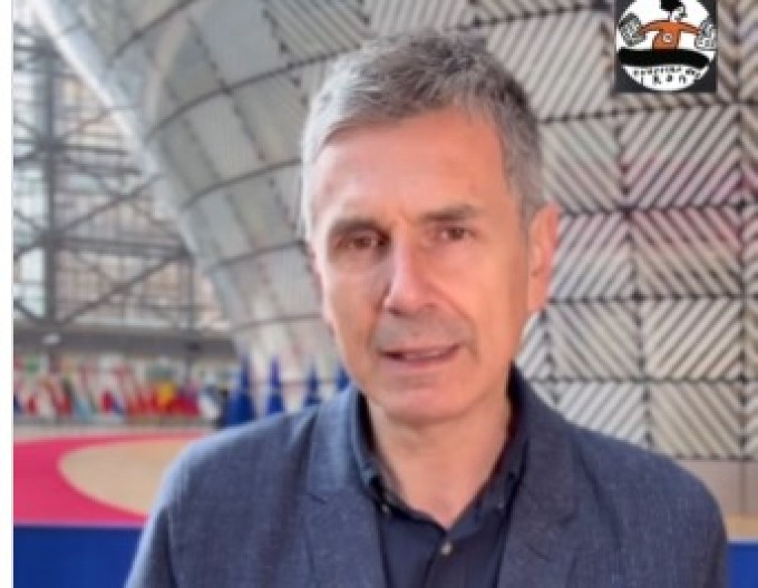 DOPISNIK RTS IZVEŠTAVA ZA DRUGE O PROBLEMIMA U SRBIJI! Nije ni bio na konferenciji predsednika u Briselu