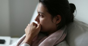 GRICKALA NOKTE, PA ZAMALO OSTALA BEZ PRSTIJU Snimak iz bolničkog kreveta ledi krv u žilama! (VIDEO)