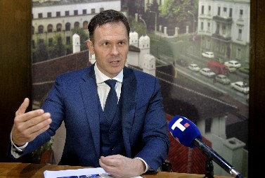 UGROZILI SU IH I ONEMOGUĆILI DA ZARADE SVOJ DINAR Siniša Mali podržao Informer i zaposlene, pa uputio apel novinarskim udruženjima