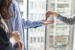 Penzioner je dao 25.000 kapare za stan, a potez investitora izaziva bes: Čekao svoj krov nad glavom, pa saznao šok informaciju!