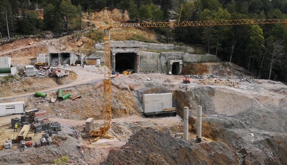 PUT BERANE-KOLAŠIN: Bemaks o državnom trošku ugradio cevi za buduće MHE