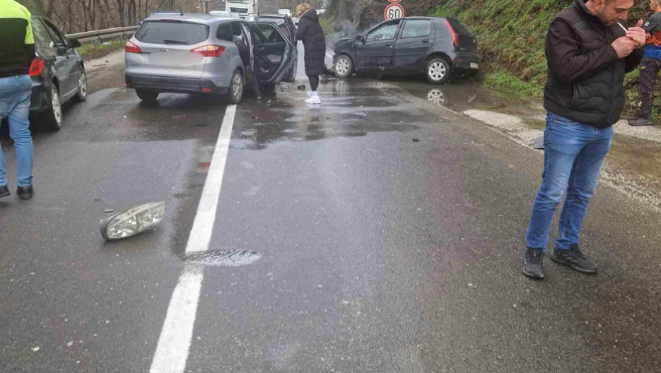 POGINUO MUŠKARAC KOD BOLJEVCA Preticao, pa se zakucao u automobil koji mu je dolazio u susret