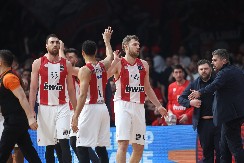 OLIMPIJAKOSOV HOD PO MUKAMA Alba umalo do senzacije, dramatična bitka za prvo mesto u Evroligi