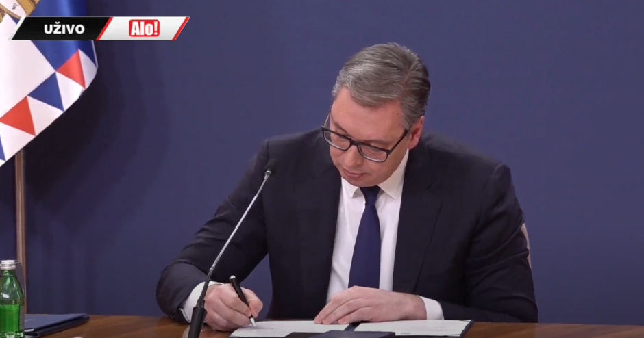 VUČIĆ STAVIO POTPIS Odabrao mandatara i rekao: "Prvi put od 1948. ćemo imati lekara na čelu Vlade"
