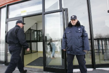 URNEBES U SPUŽU Narko-bos uhapšen na kapiji zatvora nakon 11 godina robije!