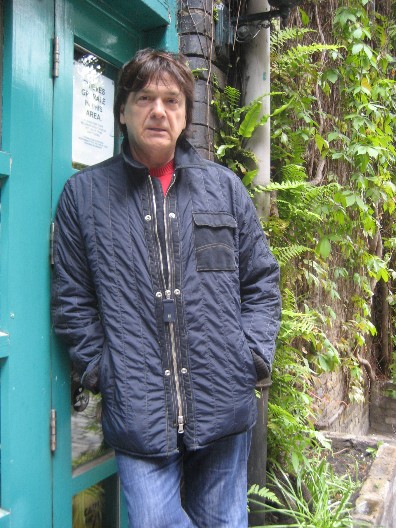 BAZEN, OGROMNA TERASA I POGLED OD MILION EVRA Zavirite u vilu Čolića koju je morao da proda