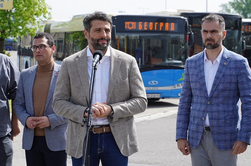 GRADONAČELNIK ŠAPIĆ: "Beograd prvi put u prilici da donira autobuse srpskim lokalnim samoupravama zahvaljujući velikoj reformi javnog prevoza" (FOTO)