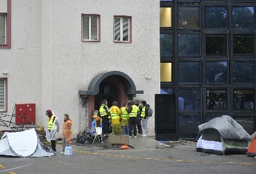 BRNABIĆ "Sram bilo sva ona medijska i novinarska udruženja, sve političare, javne ličnosti... koji ćute i time odobravaju teror nad ovim ljudima"