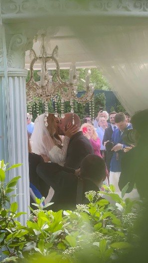 ONA JE VENČANA KUMA TEE TAIROVIĆ Pojavila se samo jedna fotografija, malo ko je znao (FOTO)