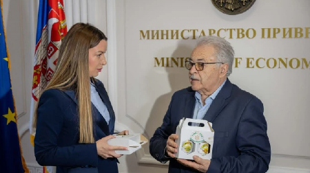 ČAK 600 KILOGRAMA MEDA IZ SRBIJE IZVEZENO U KINU Ministarka Mesarović potpisala još dva ugovora: "Želimo da podignemo nivo proizvodnje meda, veoma smo konkurentni na inostranom tržištu"
