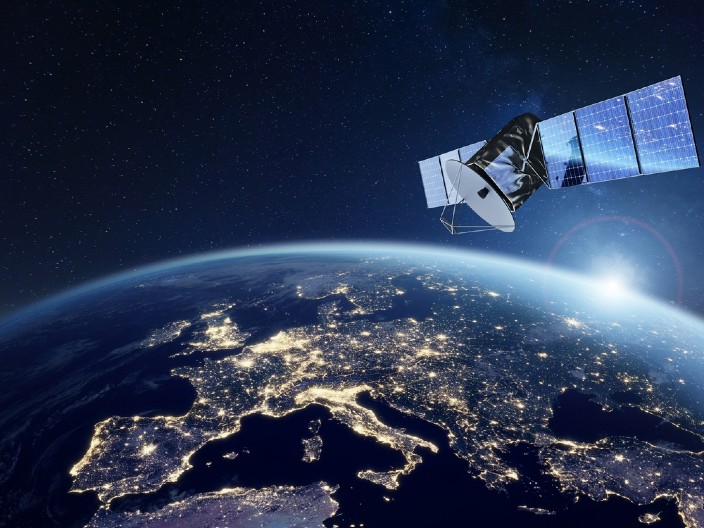 SATELIT "KOSMOS- 2553' PADA S NEBA? Američki stručnjaci strahuju od globalne opasnosti!