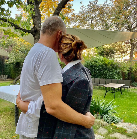 ZAVIRITE U BAŠTU NEKADAŠNJE VODITELJKE PINKA! Iza vile puni baterije, sredila dvorište po svetskim standardima