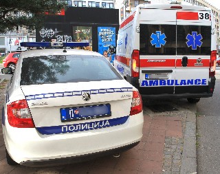 DEČAK (6) POVREĐEN U UDESU NA DEDINJU Hitna pomoć intervenisala na javnom mestu NAJVIŠE zbog pijanaca