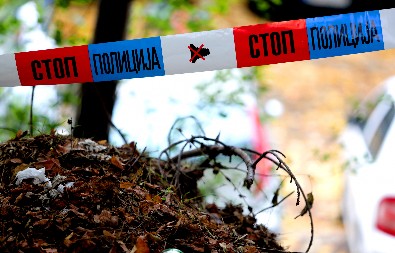 MUŠKARAC (62) NAĐEN MRTAV U SVOM AUTU NA VOŽDOVCU Komšije pozvale policiju kada su videle da se ne pomera