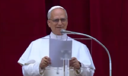 ZVONA SU ODJEKNULA BAŠ U TOM TRENUTKU! Papa Lav XIV se obratio vernicima: Nikada više... (VIDEO)