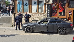 MLADIĆI IZ BMW-A PALI U POLICIJSKOJ STANICI! Još jedna zaplena narkotika u Novom Pazaru (VIDEO)