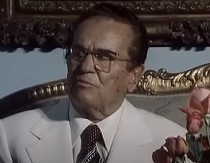 VIC DANA Obilazi Tito jednu fabriku i pita radnika koliko čeličnih vijaka proizvede na dan...