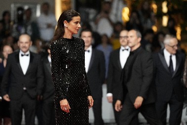 AKO DOĐU OVAKO, ODMAH ĆE IH IZBACITI SA FILMSKOG FESTIVALA U KANU Ove godine strožija pravila, ovo gosti nikako ne smeju da se obuku