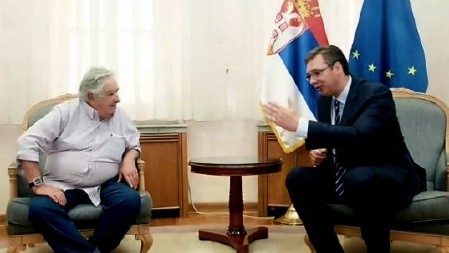 OGLASIO SE VUČIĆ O PREMINULOM LEGENDARNOM PREDSEDNIKU: "Bio je simbol pravde i dostojanstva običnog čoveka" (FOTO)