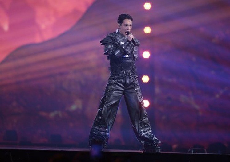 OKO NJEGA GORI VATRA Zbog predstavnika Norveške na Evroviziji se voditeljka obrukala, njegov odgovor šokirao svet