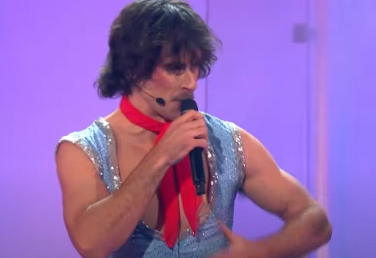 AUSTRALIJANAC SE SKINUO NASRED SCENE Publika ostala zatečena na Evroviziji, pokazao sve što je imao, bez stida!