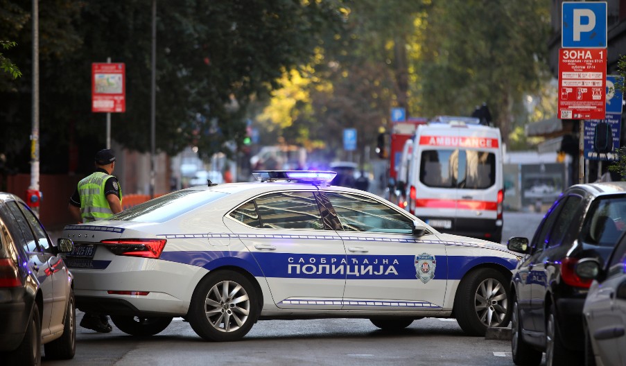 BEOGRAĐANIN NADROGIRAN DIVLJAO KOLIMA PO NOVOJ VAROŠI! Pozitivan na kokain, policija hitno reagovala